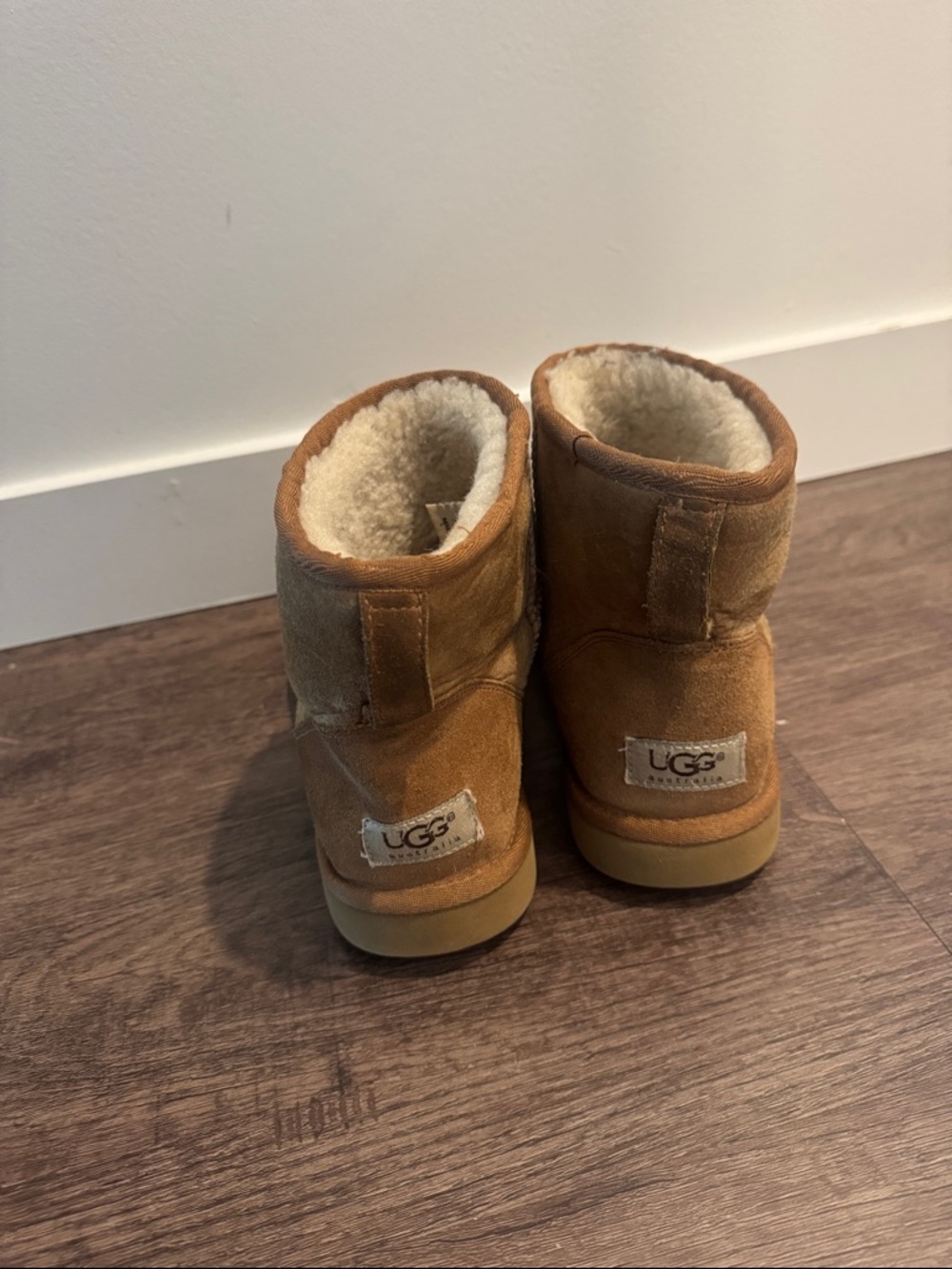 UGG Chestnut Short Boots - Picture 2 of 4
